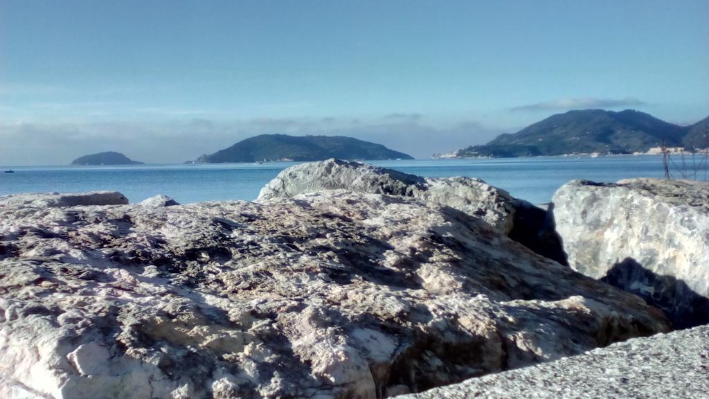 Locanda Del Sole Nero San Terenzo Exteriér fotografie